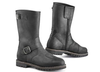 Мужские сапоги: как выбрать и с чем носить