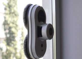 Простая уборка с роботом мойщиком окон