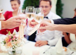 Как выбрать тамаду на свадьбу