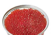Красная икра: что это и чем она ценна